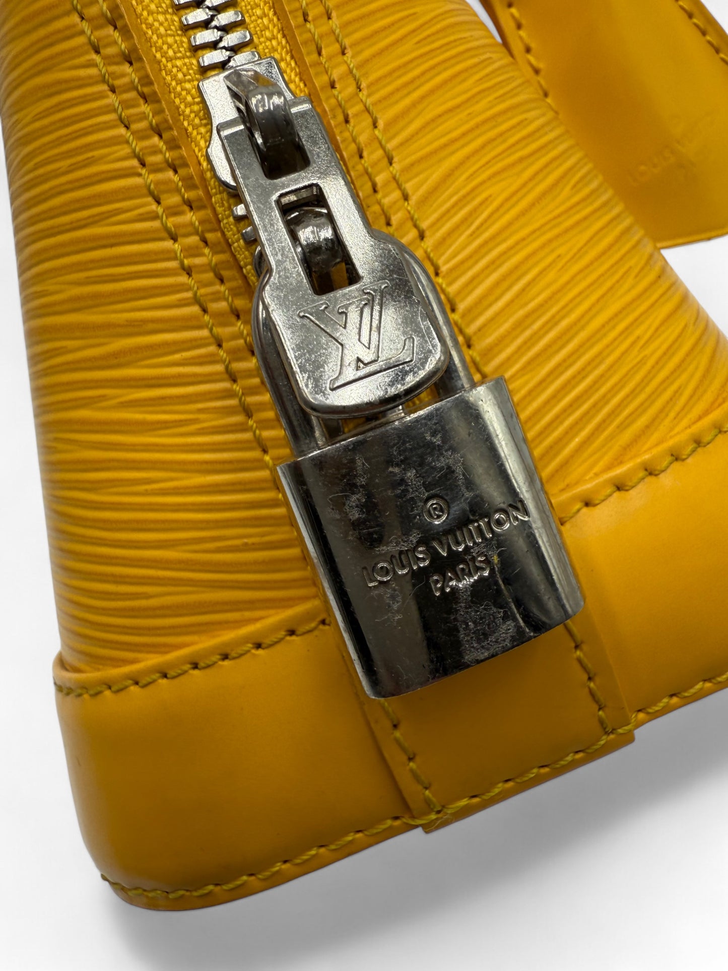 Louis Vuitton Alma Mini In Pelle Gialla