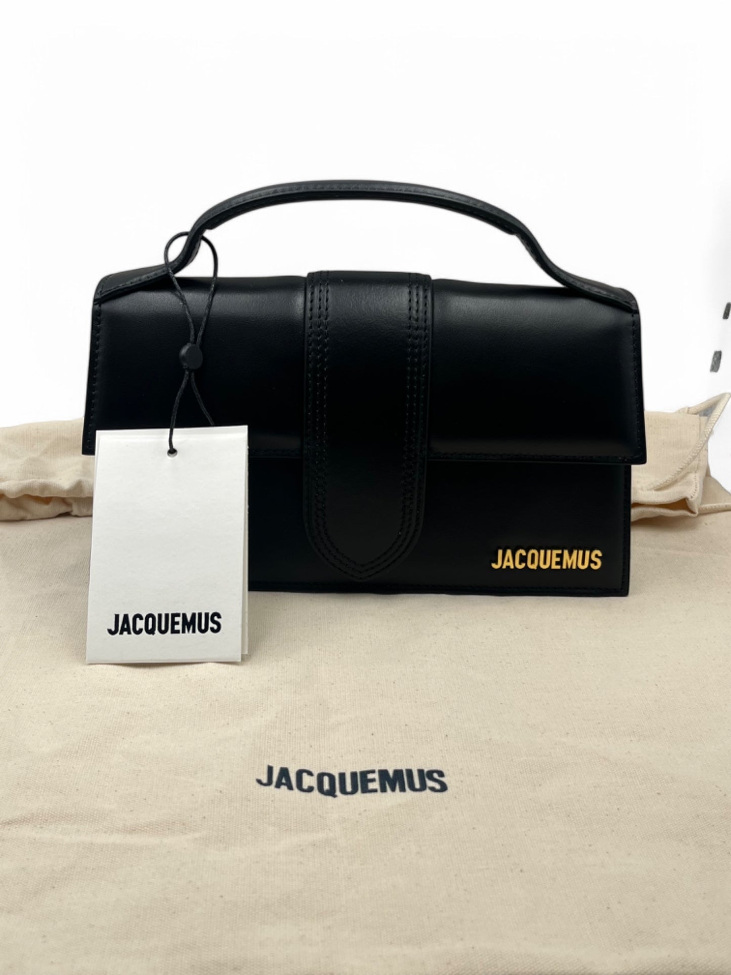 Jacquemus Le Grand Bambino Handtasche mit schwarzen und goldenen Ledereinsätzen